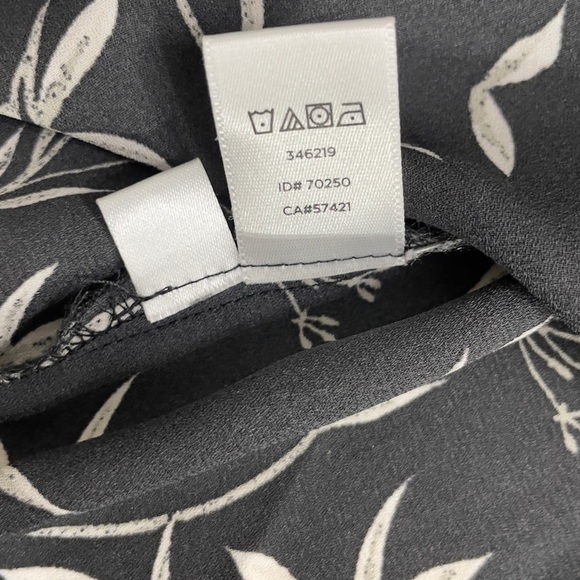 Ann Taylor Loft sleeveless blouse size S - Picture 9 of 10